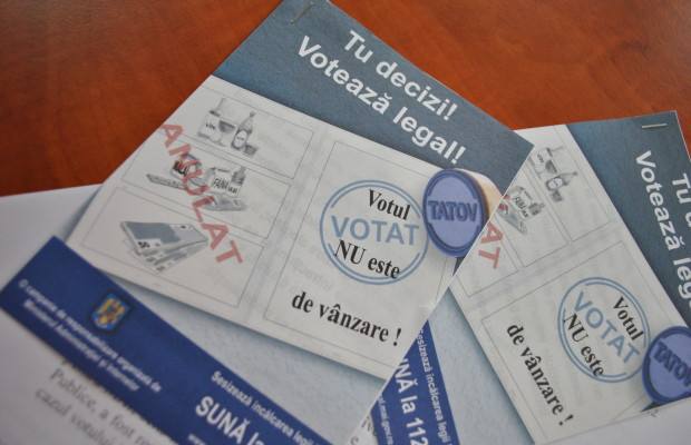 You are currently viewing Dâmbovițean sancționat pentru că avea montate pe gard steagurile unui partid politic