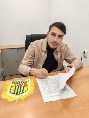 Read more about the article Flacăra Moreni, la primul transfer al iernii! Lucian Acasandrei va îmbrăca din nou tricoul „lupilor” de pe Cricov