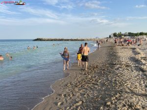 Read more about the article Au început lucrările de lărgire a plajei din Costinești