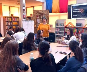 Read more about the article „Biblioteca, prietena mea” – Activitate educațională la Filiala pentru copii a Bibliotecii Județene Dâmbovița