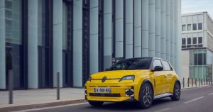 Read more about the article Renault 5 a câștigat titlul „Mașina Anului în Europa”