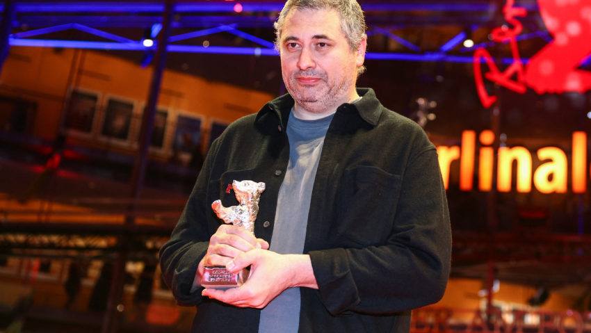 You are currently viewing Radu Jude a câștigat Ursul de Argint la Festivalul de la Berlin, pentru cel mai bun scenariu