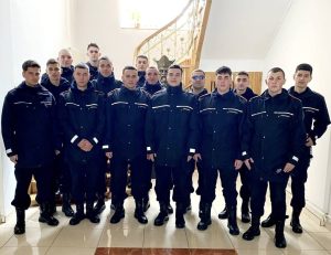 Read more about the article 16 elevi jandarmi în stagiul de practică la Jandarmeria Dâmboviţa