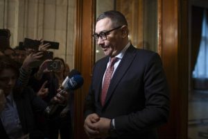 Read more about the article Victor Ponta: Eu fac ceea ce e bine pentru votanţii PSD (…) nu voi lăsa votanţii fără candidat