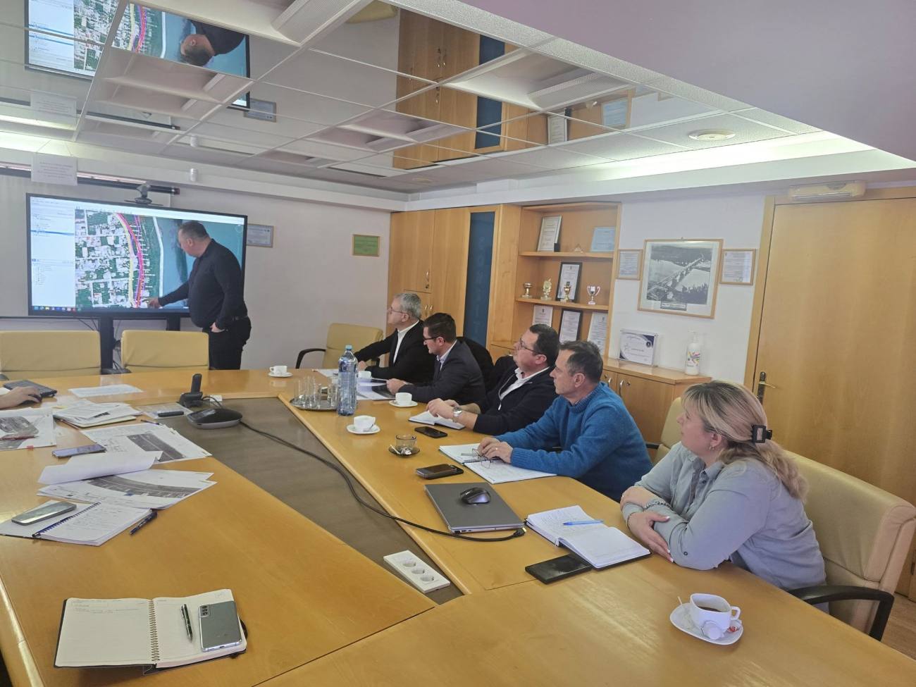 You are currently viewing Continuă întâlnirile autorităților, pentru reanalizarea limitei de expropiere în intravilanele localităților amplasate pe DN71