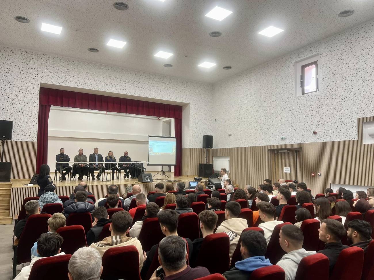 You are currently viewing „Permis de conducere pentru viață, nu pentru închisoare!”, acțiune de conștientizare pentru tinerii din Găești