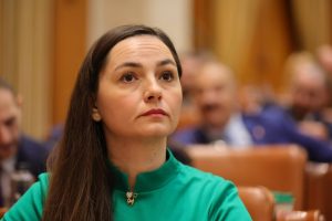 Read more about the article Anamaria Gavrilă și-a depus dosarul de candidatură pentru alegerile prezidenţiale