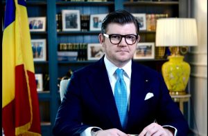 Read more about the article Anton Pisaroglu a anunțat că nu mai candidează la alegerile prezidențiale