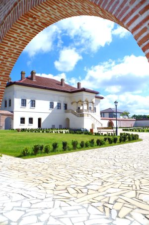 Read more about the article Muzeele Complexului Național Muzeal „Curtea Domnească” Târgoviște, deschise în perioada 18 – 21 aprilie 2025!