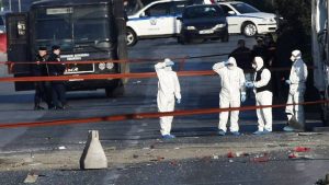 Read more about the article O bombă a explodat la birourile companiei feroviare Hellenic Train din centrul Atenei