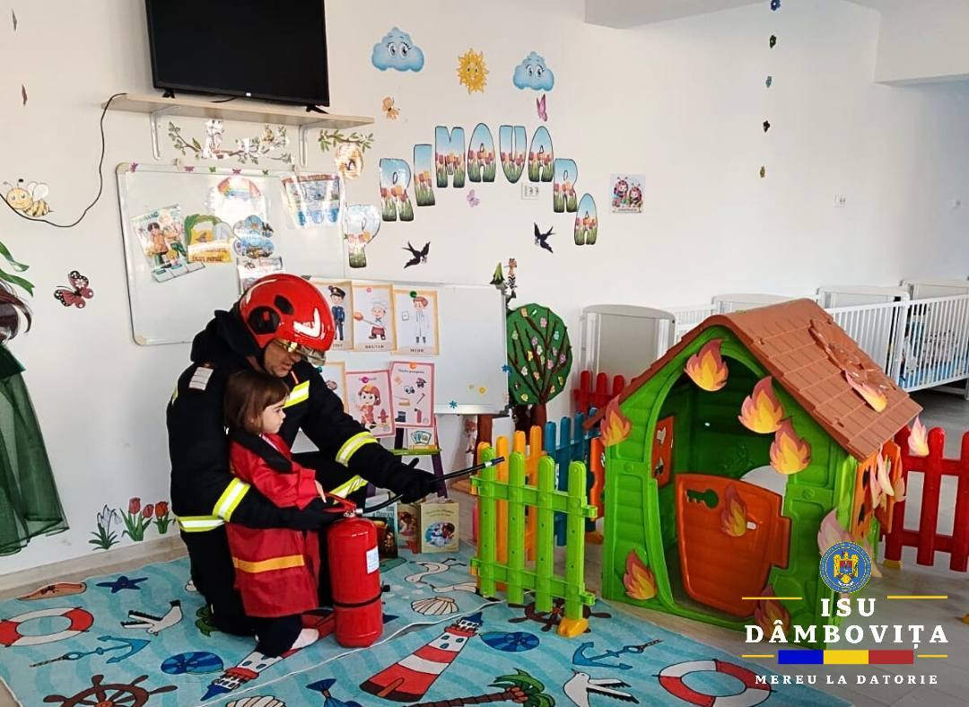 You are currently viewing Preșcolarii de la Grădinița nr 2 din Târgoviște s-au împrietenit, astăzi, cu pompierii