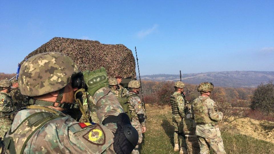 You are currently viewing Aproximativ 4.000 de militari din 10 state aliate participă la un amplu exercițiu, desfășurat în poligoanele din Smârdan, Cincu, Capu Midia, Bogata și Frecăței