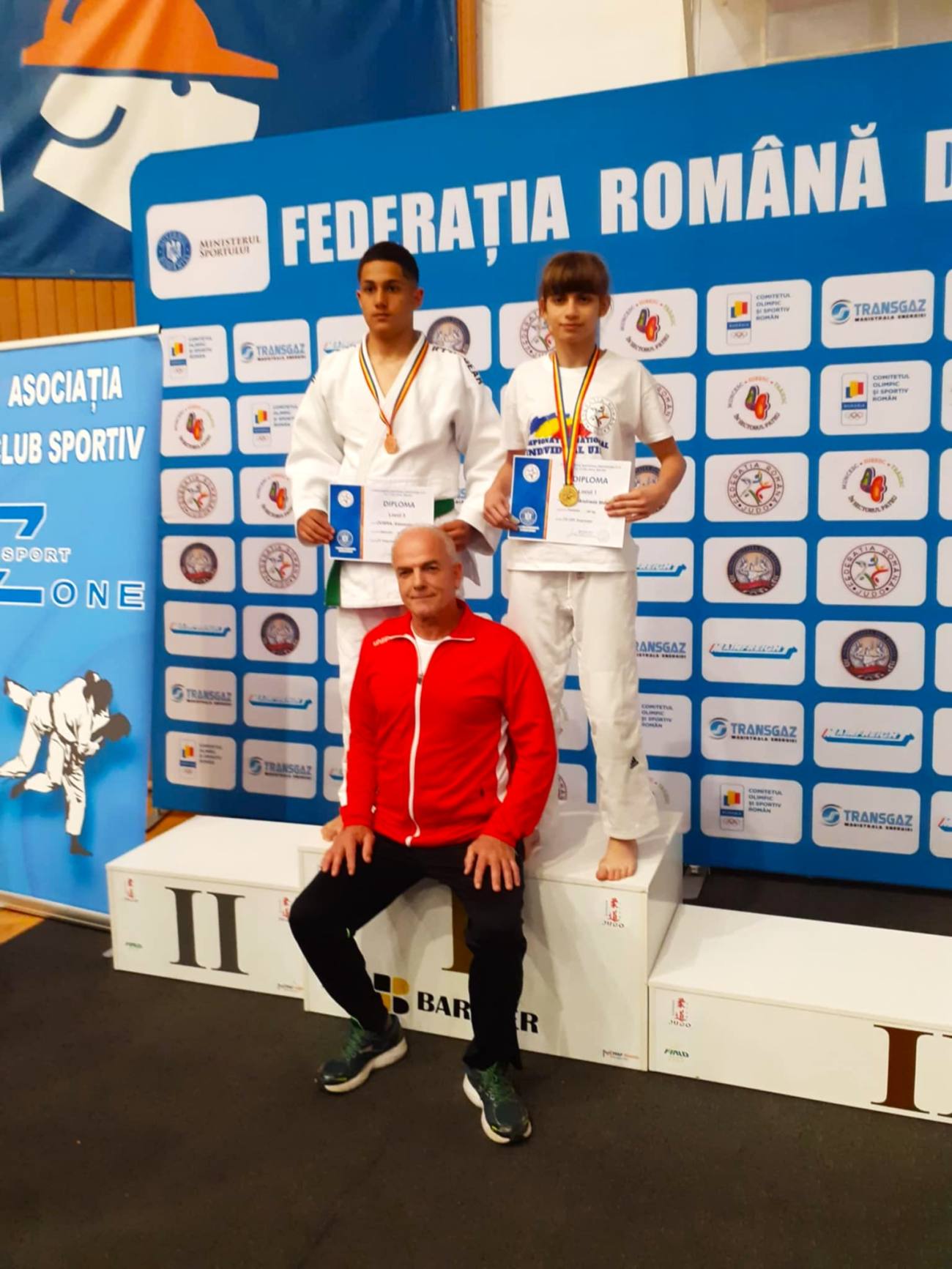 You are currently viewing Rezultate remarcabile pentru judocanii de la CS Târgoviște la Campionatul Național U13-U15! Andrada Dinu a devenit campioană a României