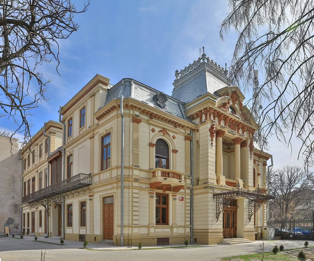 You are currently viewing Ministerul Culturii a finalizat lucrările de consolidare și reabilitare a Bibliotecii Franceze „Omnia” – Casa Pleșia din Craiova