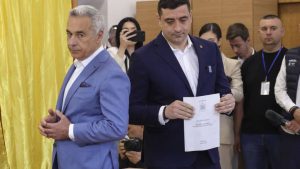 Read more about the article George Simion a votat alături de Călin Georgescu