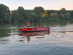 Read more about the article S-au reluat căutările celor două persoane căzute în Dunăre în accidentul naval de miercuri