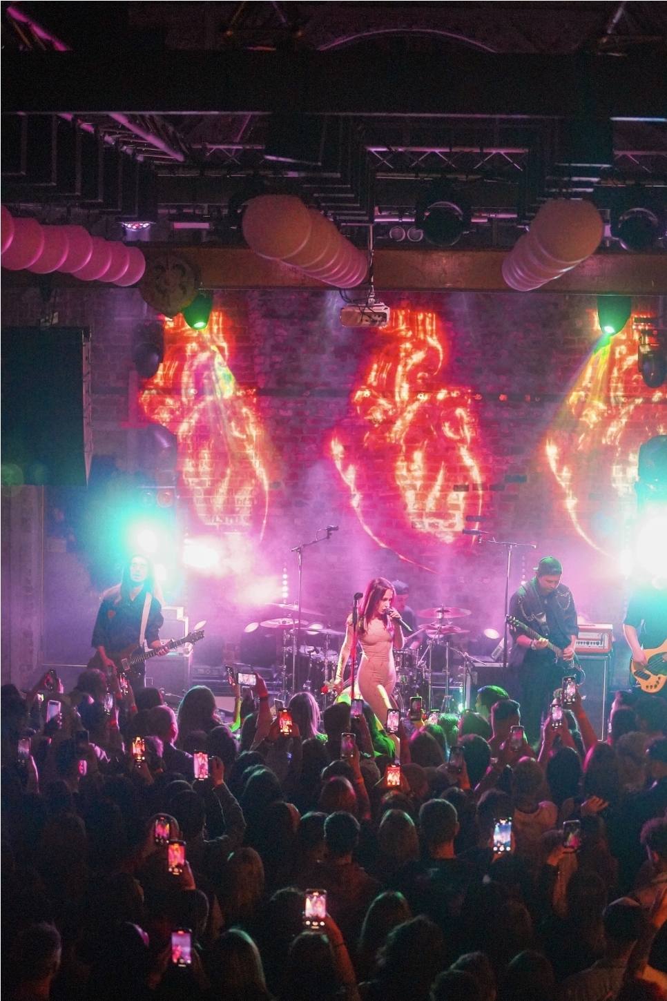 You are currently viewing Holy Molly a făcut show la Expirat! Un concert sincer, intens și plin de surprize