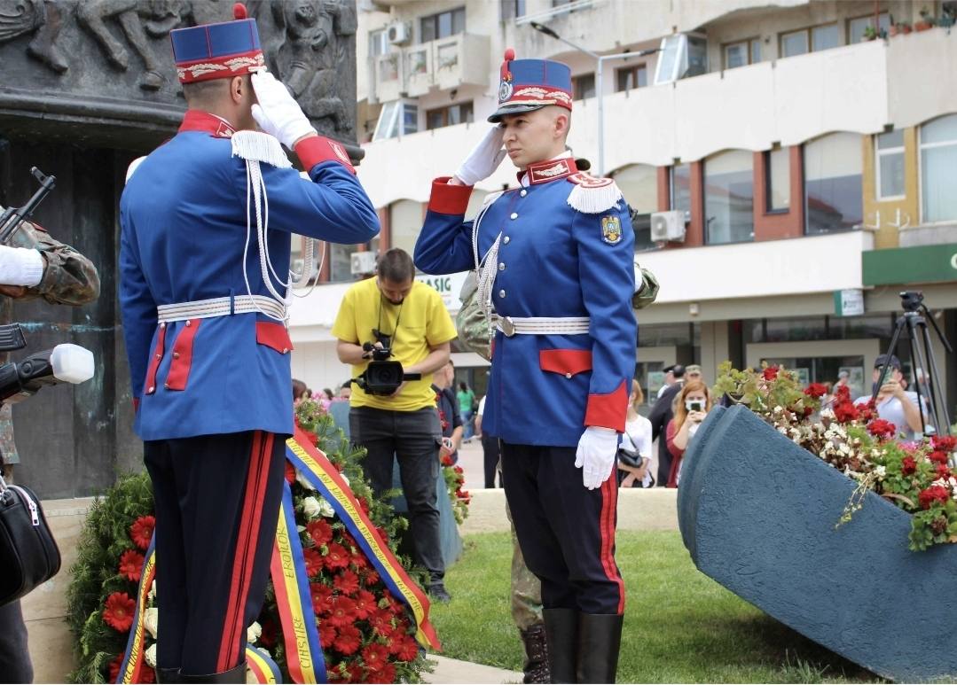 You are currently viewing Jandarmii dâmbovițeni vor fi în mijlocul cetățenilor la manifestările dedicate Zilei Eroilor
