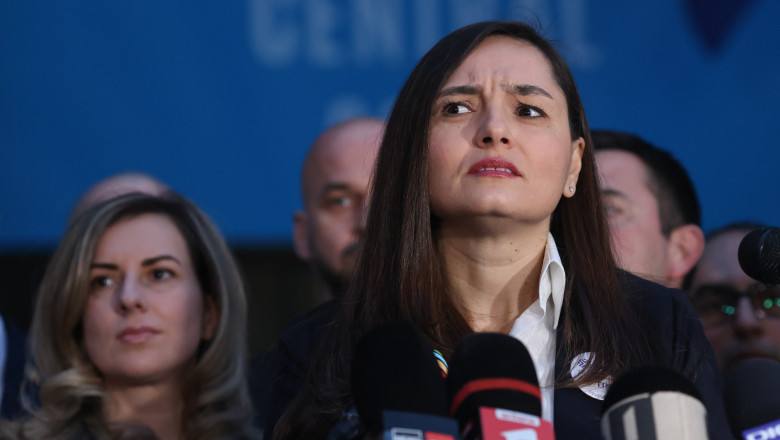 You are currently viewing Un parlamentar dâmbovițean, printre suveranștii care au dezertat din POT, după alegerile prezidențiale
