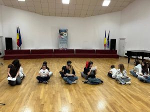 Read more about the article Atelier pe tema sporirii stării de bine, la Liceul de Arte „Bălașa Doamna” din Târgoviște