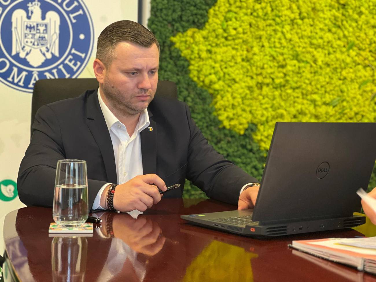 You are currently viewing Florin Bănică despre Programul Rabla Auto 2025: bugetul alocat pentru propulsia termică și hibrid clasic a fost epuizat în doar 2 ore și 14 minute