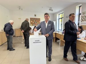 Read more about the article Primar Răcari: democrația încă funcționează, chiar și atunci când clasa politică pare în declin