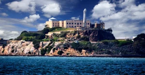 Read more about the article Trump a ordonat redeschiderea și modernizarea închisorii Alcatraz