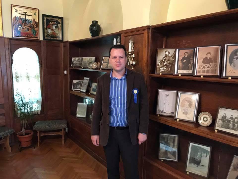 You are currently viewing Subprefect Dâmbovița: Pentru tinerii, care cred că politica nu mai schimbă nimic – știu cum e. Avem nevoie de voi, nu ca spectatori, ci ca participanți!