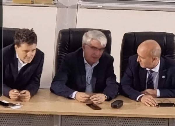 You are currently viewing Sorin Ion, secretar de stat: dintre cei trei absolvenți de matematică din fotografie, unul va fi președinte!