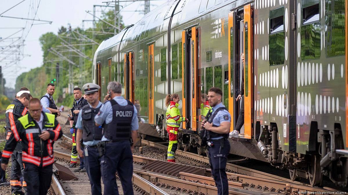 You are currently viewing Germania: 12 persoane au fost înjunghiate, în gara din Hamburg, de către o femeie înarmată cu un cuțit
