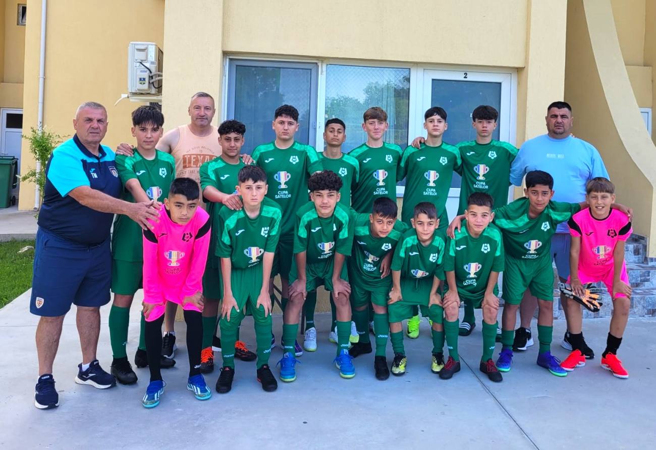 You are currently viewing Echipa de fotbal a Școlii Gimnaziale Ciocănești se simte excelent la turneul final al Cupei Satelor U13! S-a calificat în semifinalele competiției