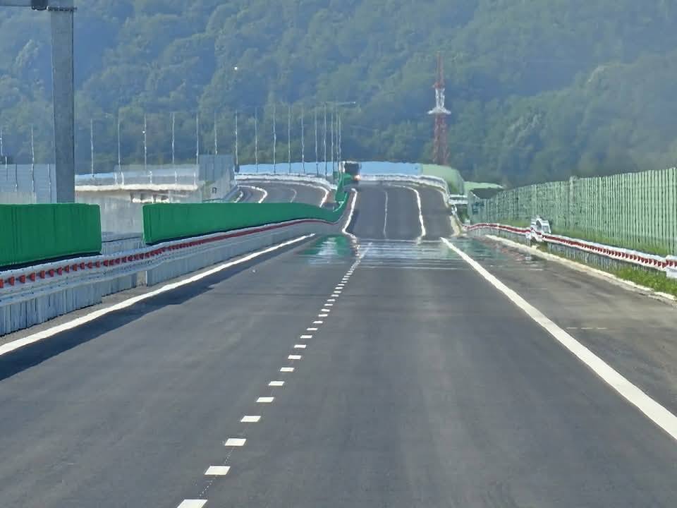 You are currently viewing Se dau în circulație încă 15 km pe autostrada Sibiu-Pitești