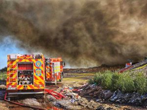 Read more about the article Fumul degajat de incendiul de la Groapa de Gunoi Aninoasa a ajuns în Municipiul Târgoviște. A fost emis mesaj RO-Alert