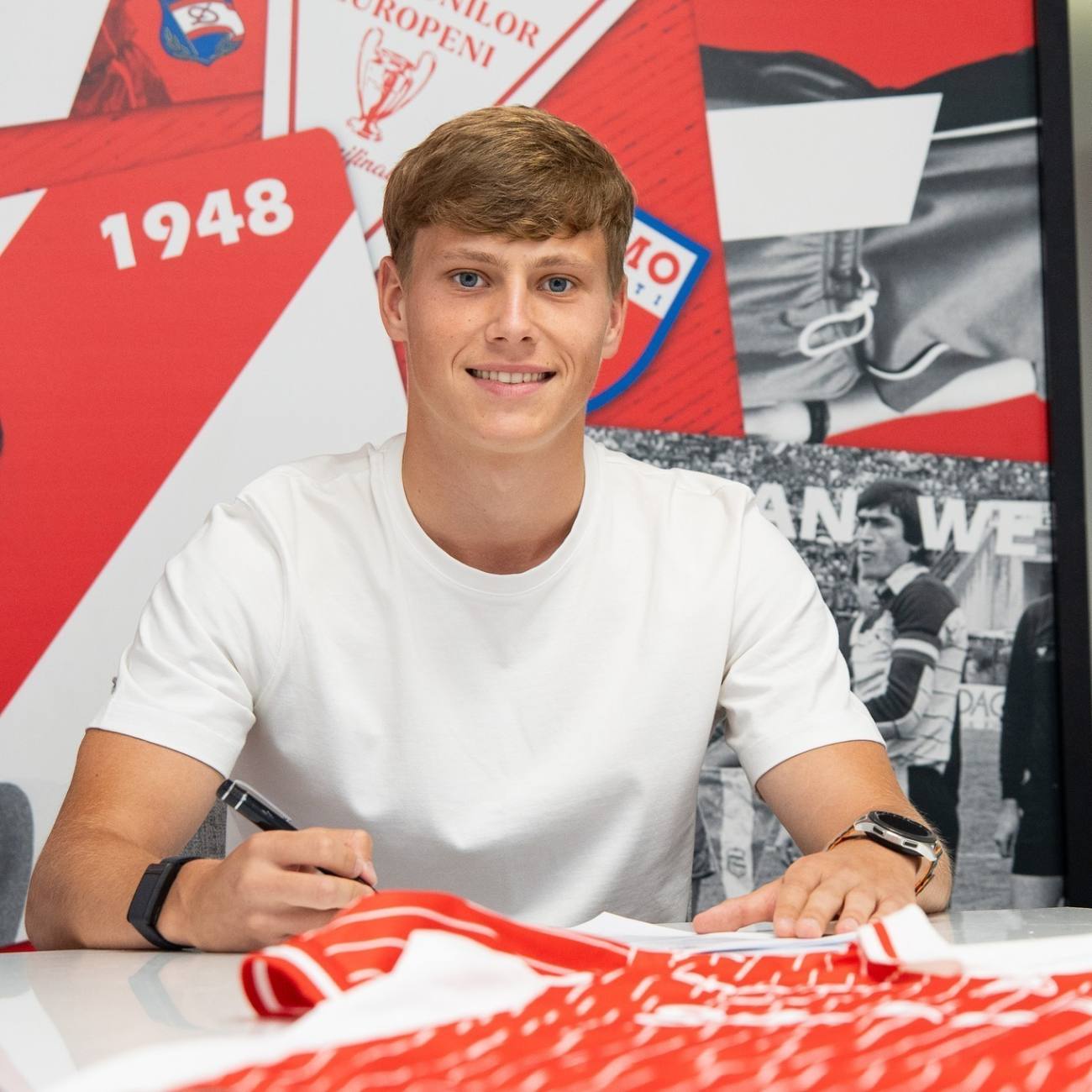 You are currently viewing Dinamo București a transferat de la Voința Crevedia! L-a achiziționat pe moldoveanul Alexandru Tabuncic