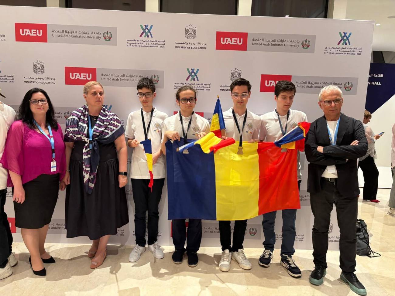You are currently viewing O medalie de aur, două de argint și una de bronz, câștigate de România la Olimpiada Internațională de Chimie, din Dubai