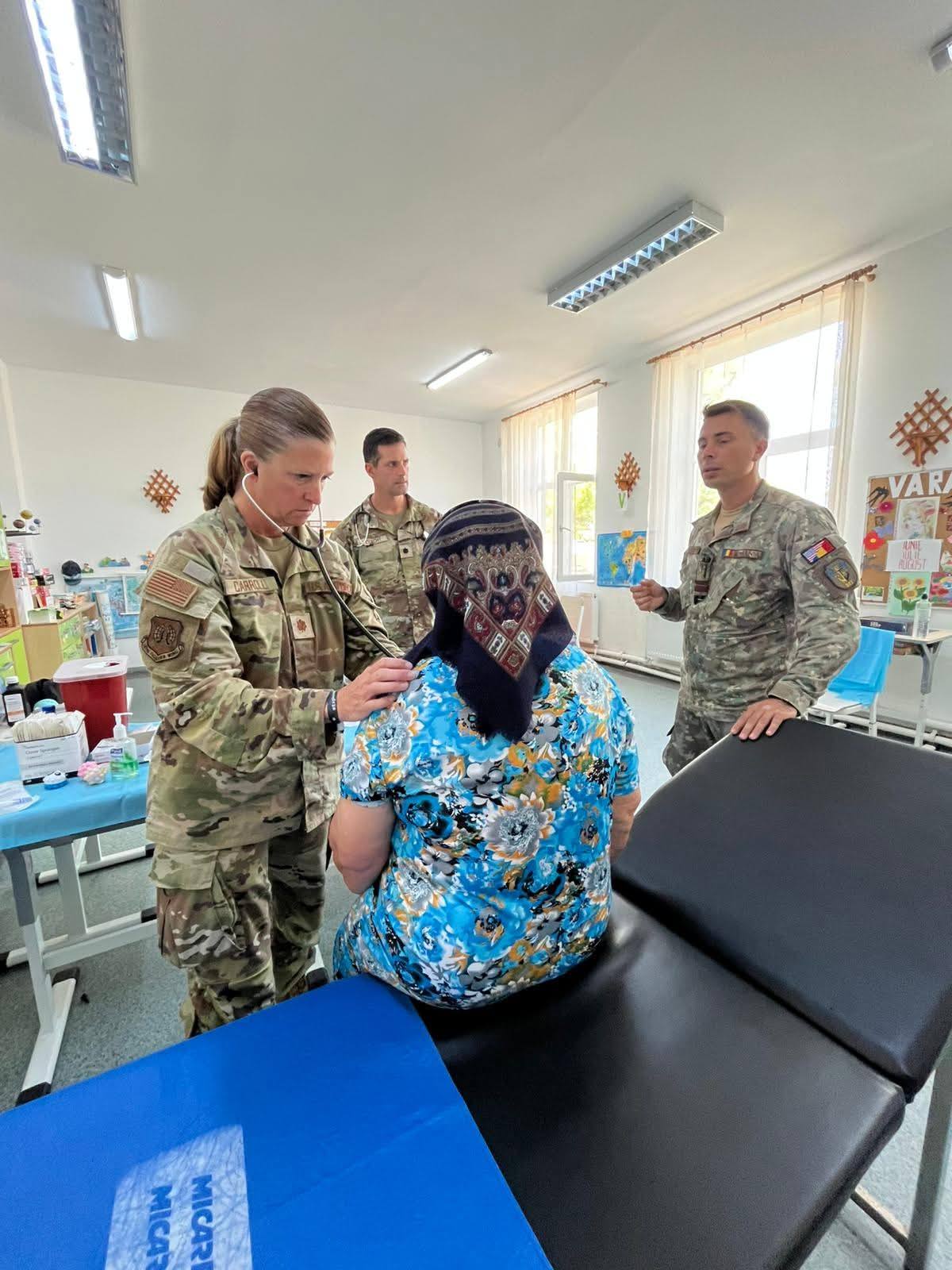 You are currently viewing Personal medical al Gărzii Naționale Aeriene din Alabama, acțiune umanitară pentru locuitorii din Tulcea