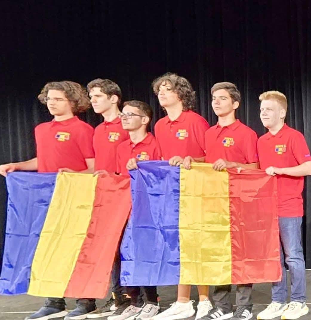 You are currently viewing Două medalii de aur, trei de argint și una de bronz pentru România, la Olimpiada Internațională de Matematică 2025