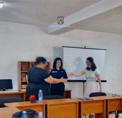 You are currently viewing DÂMBOVIȚA: Activități informativ-preventive desfășurate în domeniul siguranței rutiere