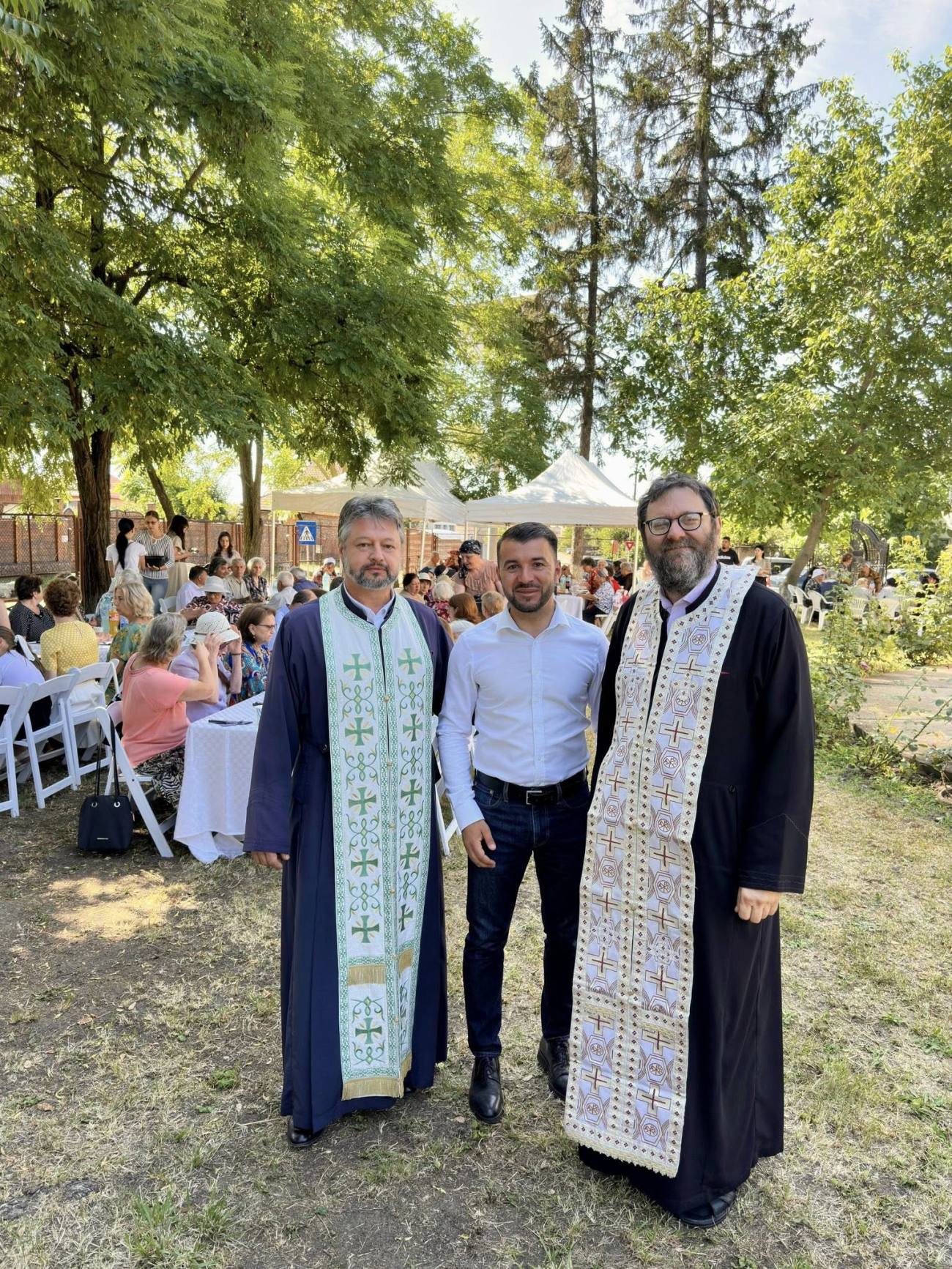 You are currently viewing Vlăduț Niculae, primar Aninoasa: Relatia dintre biserică si enoriași trebuie să fie una vie, o relație ca de familie cu folos duhovnicesc
