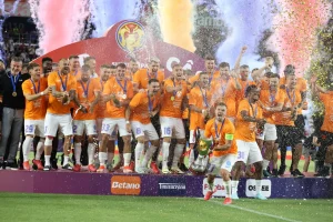 Read more about the article Dâmbovițeanul Florin Tănase și-a trecut în palmares un nou trofeu cu FCSB. „Suntem foarte fericiți. Ne doream Supercupa României”