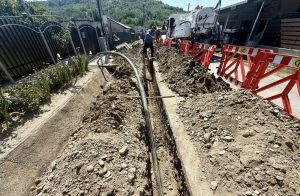 Read more about the article Au început lucrările de înlocuire a rețelei vechi de gaze din comuna Aninoasa