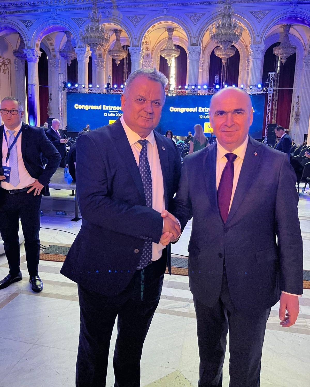 You are currently viewing Liberalii dâmbovițeni, prezenți, astăzi, la Congresul PNL. Virgil Guran a fost ales președinte al Comisiei Naționale de Revizie și Cenzori