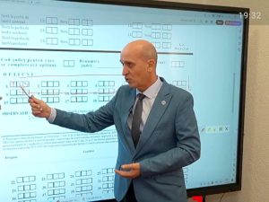 Read more about the article Astăzi a început, în școlile dâmbovițene, completarea fișelor de opțiuni pentru admiterea la liceu