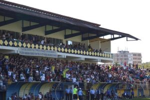 Read more about the article Flacăra Moreni așteaptă numeroși fani în tribune la meciul cu Chindia Târgoviște, din Cupa României. „Datorită vouă, Flacăra continuă să ardă”