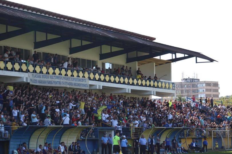 You are currently viewing Flacăra Moreni așteaptă numeroși fani în tribune la meciul cu Chindia Târgoviște, din Cupa României. „Datorită vouă, Flacăra continuă să ardă”