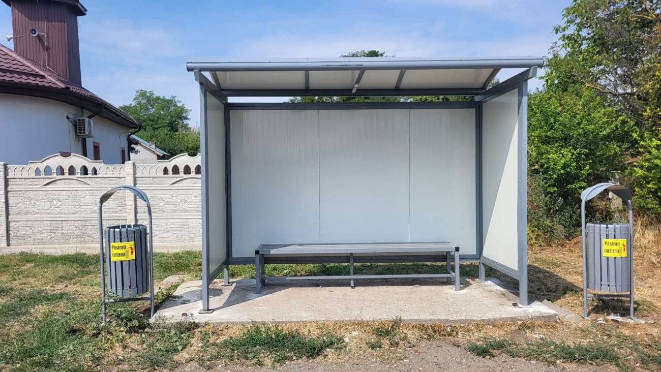 You are currently viewing Butimanu, o comună în plină transformare: stații de autobuz noi și școală modernizată