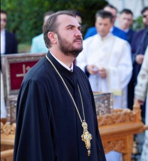 Read more about the article Există în lume un uriaș deficit de bine și de iubire, dar și un imens excedent de ură și de răzbunare! – Pr. Dr. Ionuț Ghibanu, Vicar eparhial