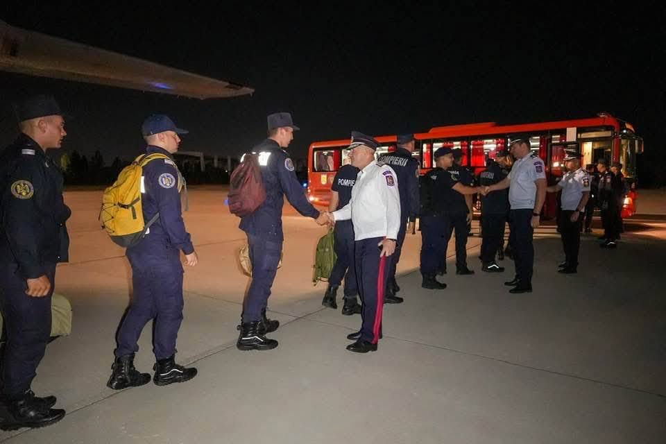 You are currently viewing Pompierii români s-au întors acasă după finalizarea misiunii de sprijin în Regatul Spaniei