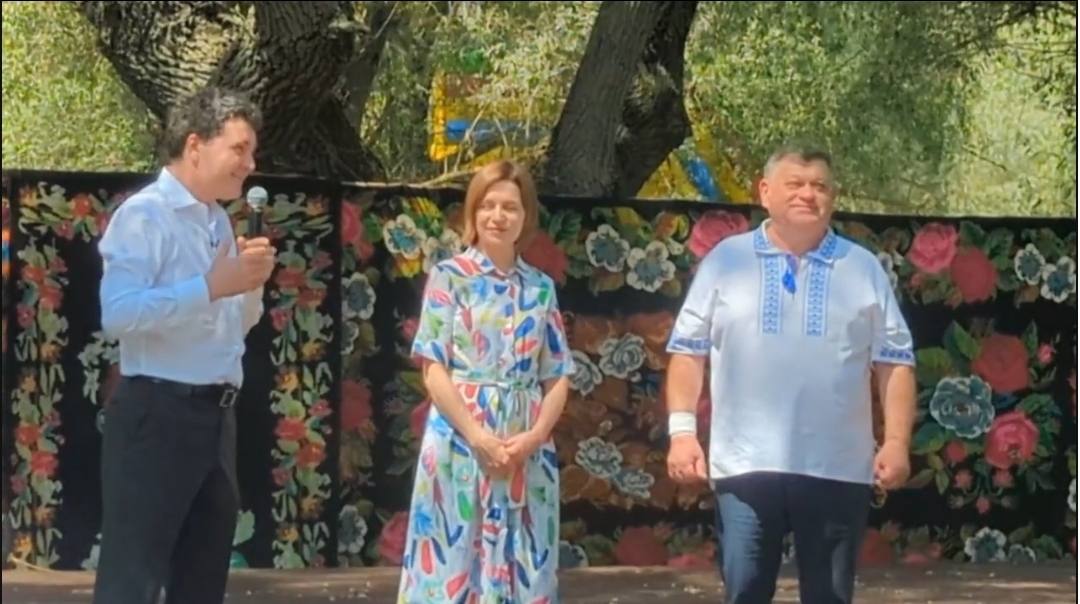 You are currently viewing După Festivalul Lupilor, Nicușor Dan participă la Festivalul Zemii din comuna Șipoteni, din centrul Republicii Moldova