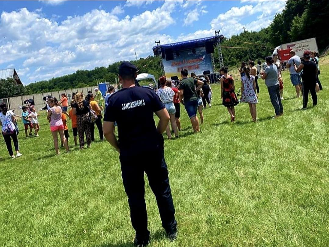 You are currently viewing Jandarmii dâmbovițeni, alături de comunitate la evenimentele din județ